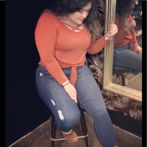 Meet your Posher, Jessica - Picture 2 of 5